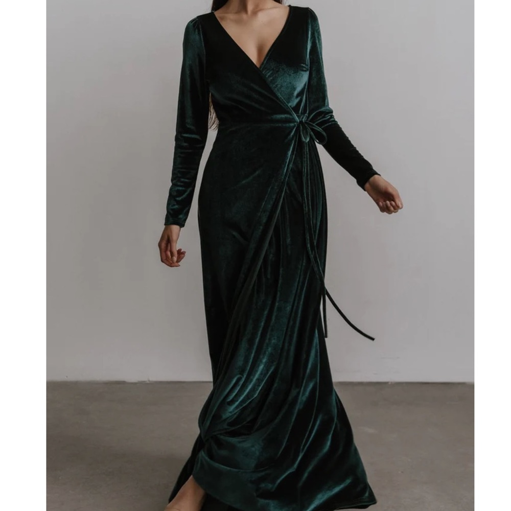 NWT Esmeralda Velvet wrap dress.